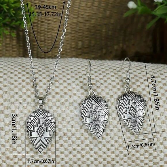 Vintage Tribal Earrings and Pendant Set - Picture 4 of 6